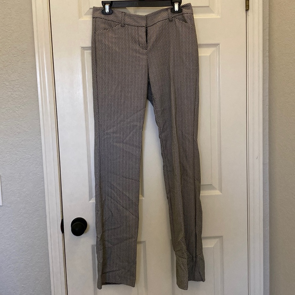 Express editor pant size 2L in black and white herringbone